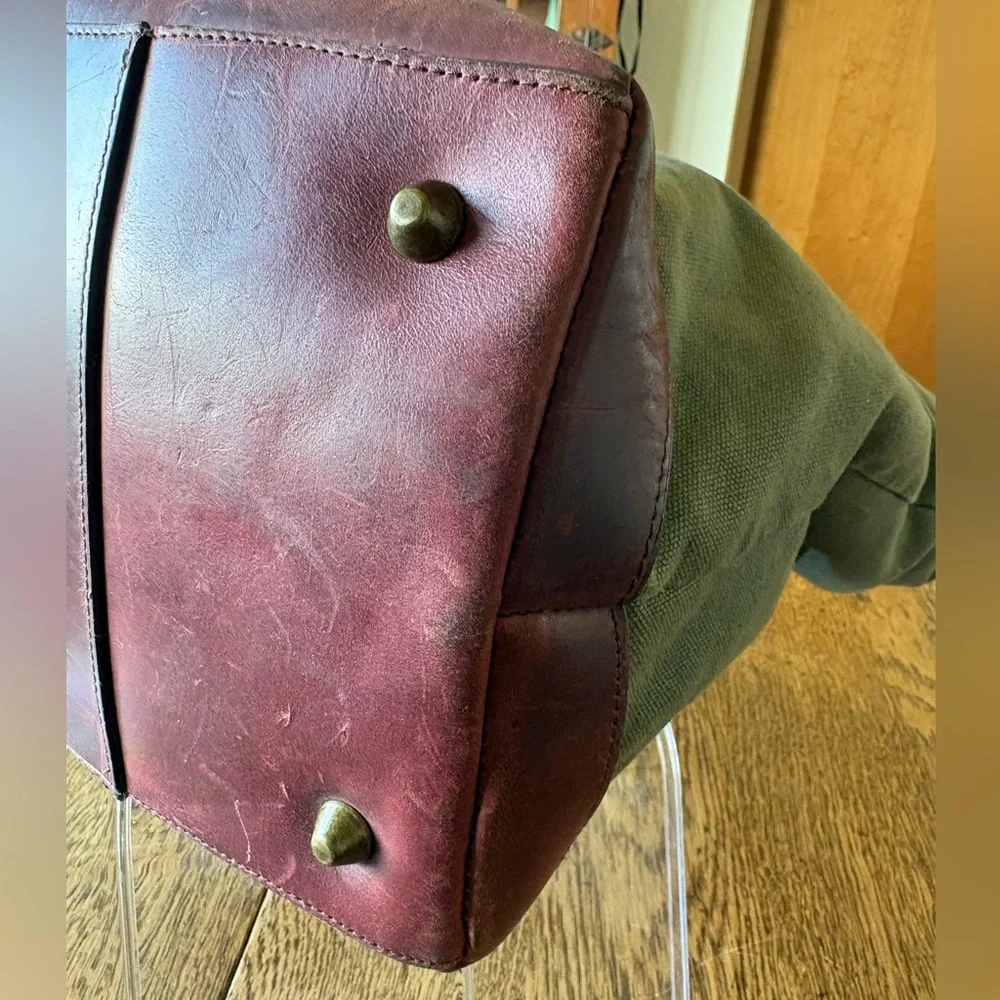 Vintage Eddie Bauer, green canvas w/leather trim handles/bottom top snap closure
